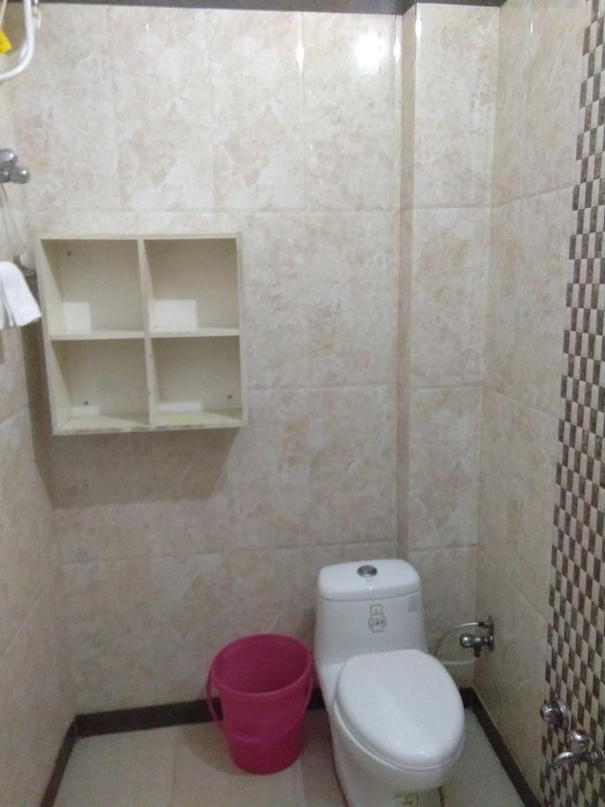 Primrose Hotel And Restaurant Szionipat Kültér fotó